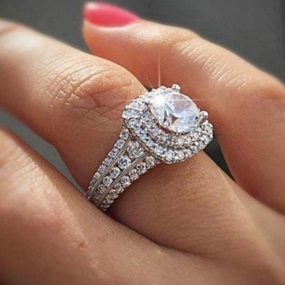 Jewelry - NEW 925 STERLING SILVER DIAMOND HALO RING, CUTE RING, SHINY RING.